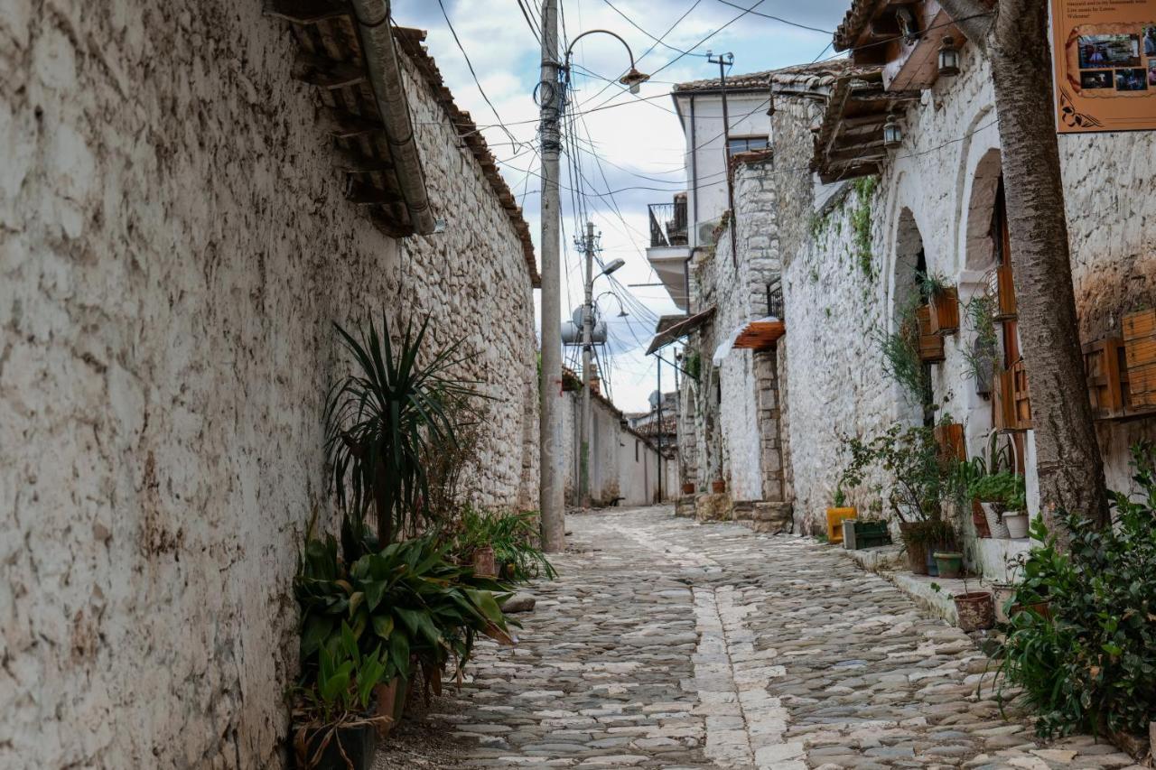 Hotel Gorica - Unesco Quarter Berat Esterno foto